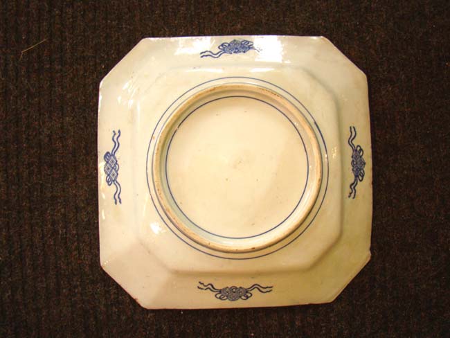 A 19th century Chinese octagonal porcelain platter. — image 2
